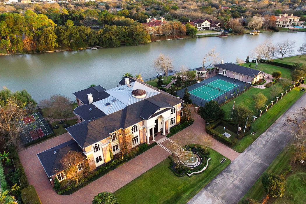 7 Paradise Point, Sugar Land, TX 77478 Martha Turner Sotheby's