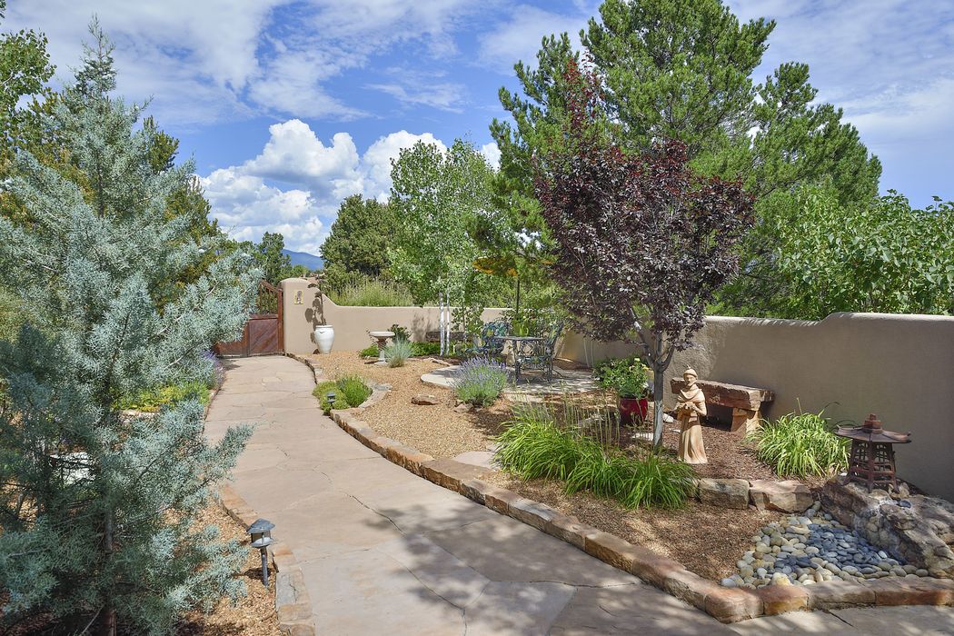 6 Blanket Flower Circle Santa Fe Nm 87506 Sotheby S