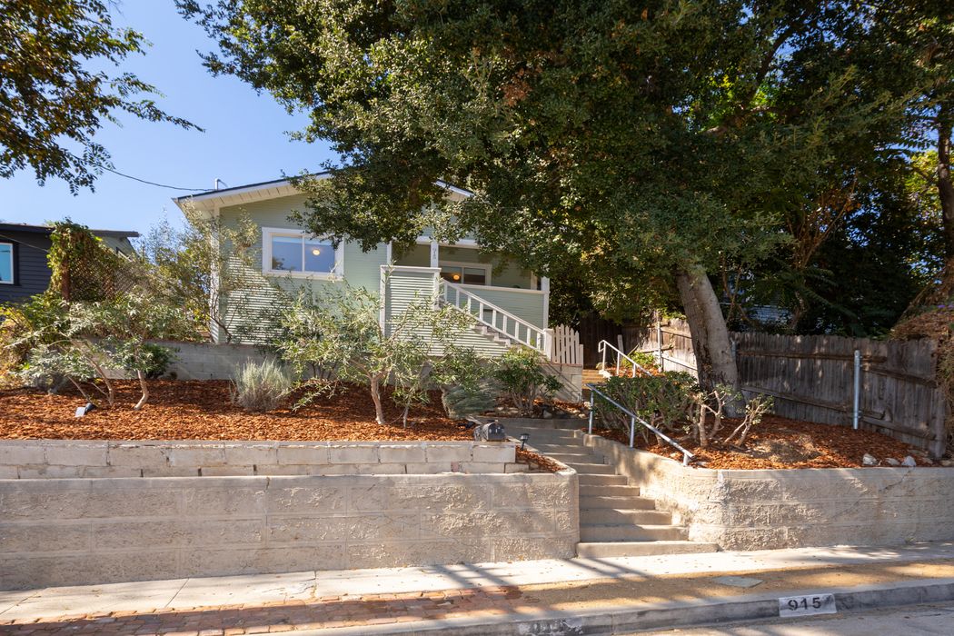 915 Palm View Drive Los Angeles, CA 90042