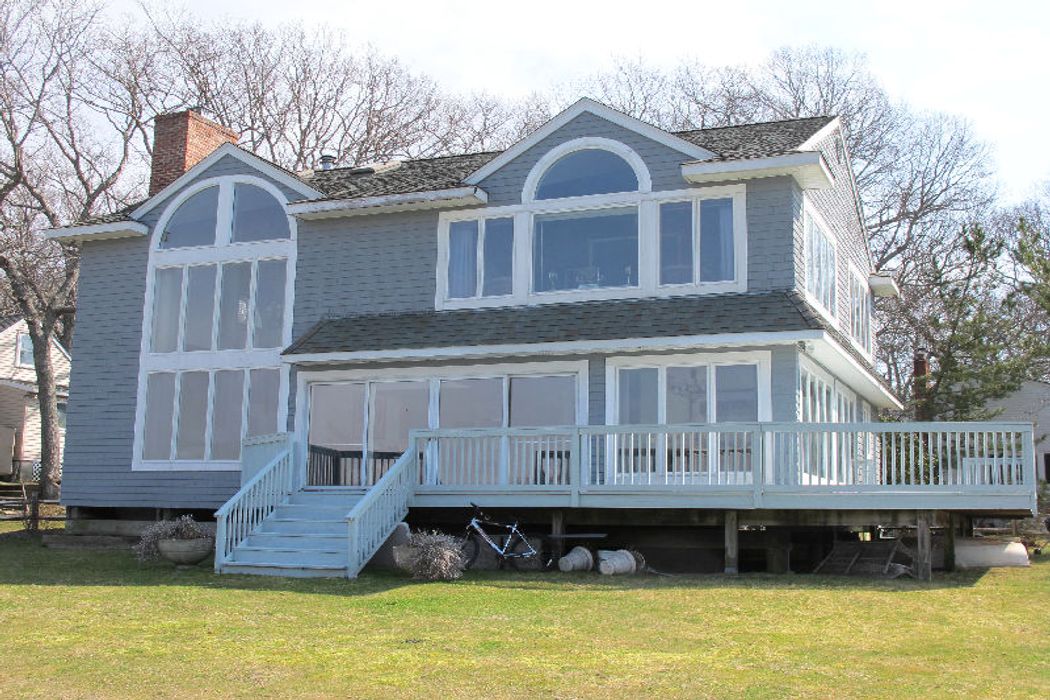 4 Doris Lane, North Sea, NY 11968 Sotheby's International Realty, Inc.