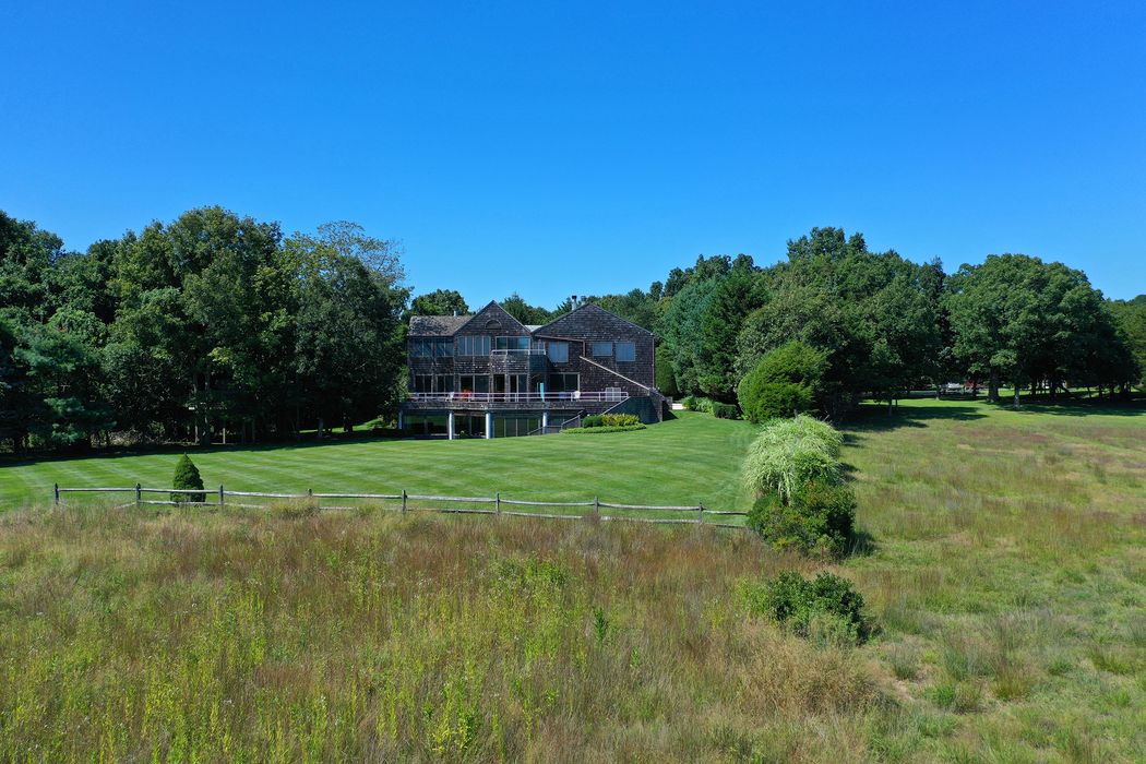 864 Springs Fireplace Road East Hampton Ny 11937 Sotheby S