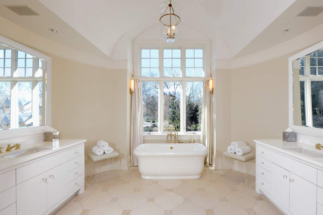 11 Laurel Lane, Greenwich, CT 06830 Sotheby's International Realty, Inc.