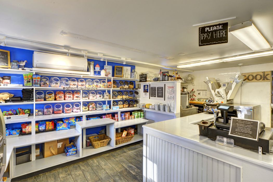 29 Old Stone Highway (Springs General Store), East Hampton, NY 11937