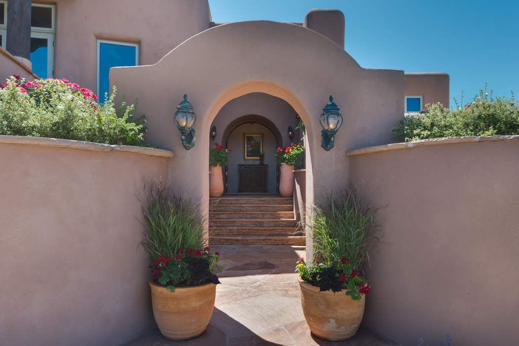 1062 Sierra Del Norte, Santa Fe, NM 87501 Sotheby's International