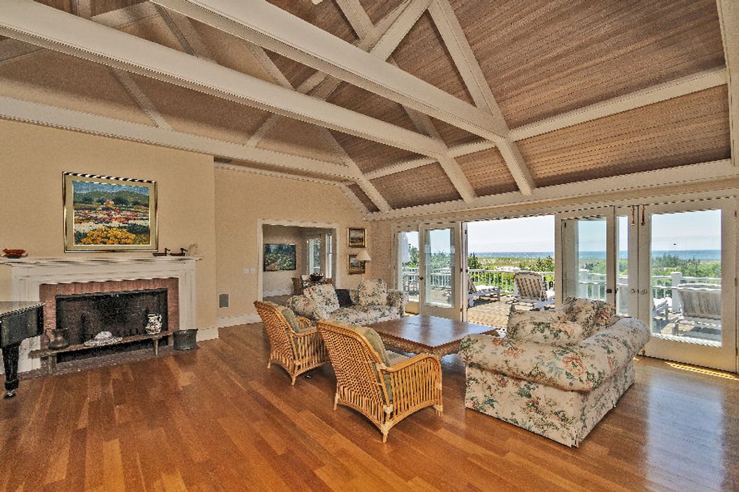 Oceanfront Classic Beach House Southampton, NY 11968 Sotheby's