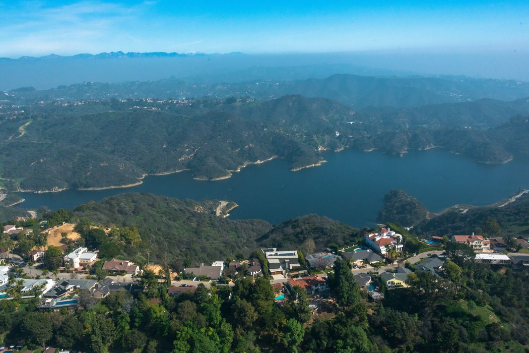 2170 Stradella Road, Los Angeles, CA 90077 Sotheby's International