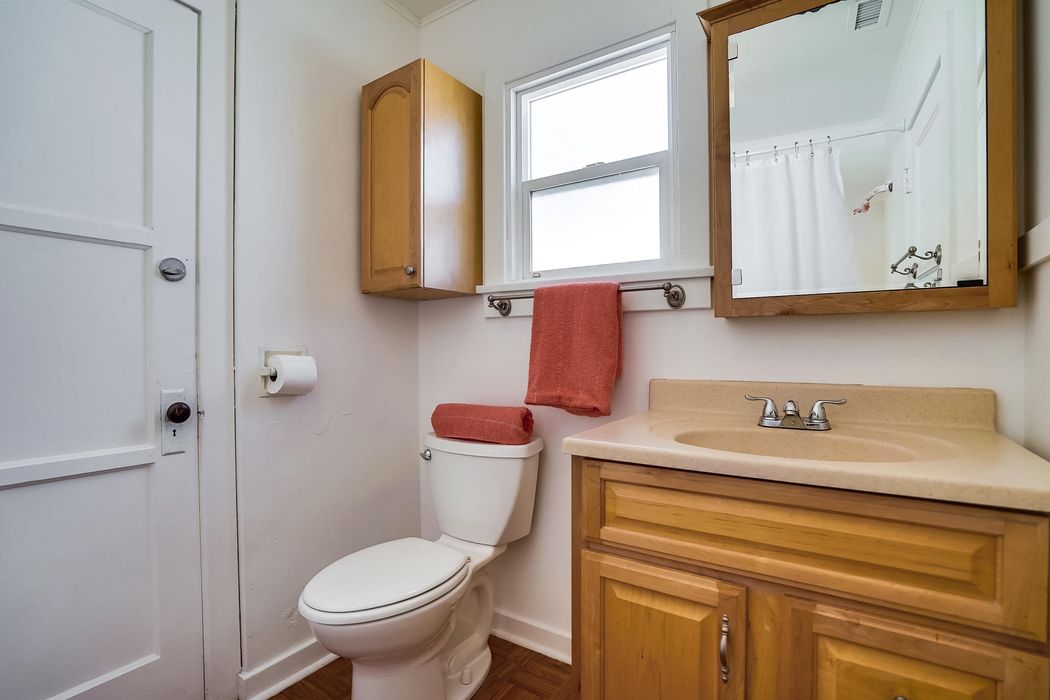 2134 El Sereno Avenue Altadena, CA 91001