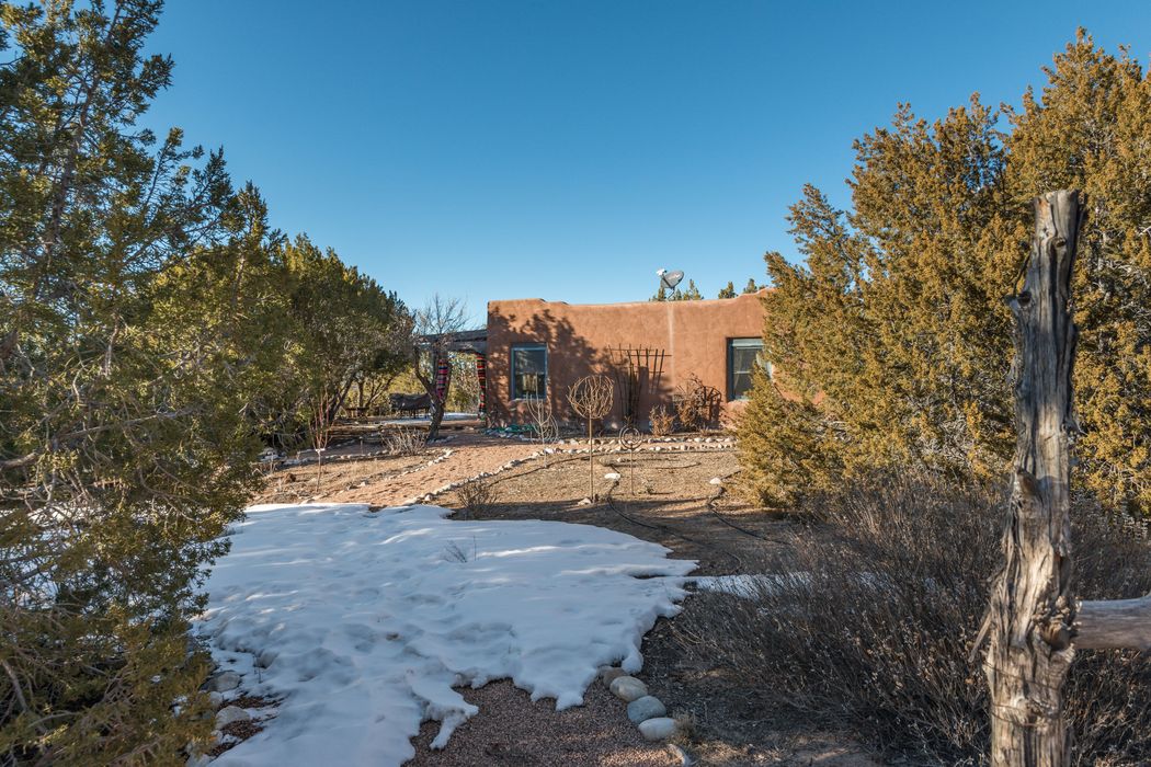 90 Cerrito De Baca Road, Ojo Caliente, NM 87549 Sotheby's