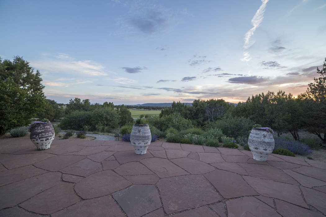 150 Paseo Aragon, Santa Fe, NM 87506 Sotheby's International Realty, Inc.