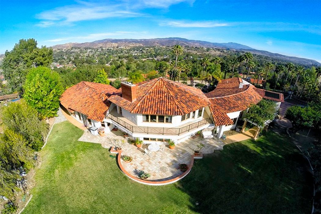 10581 Morada, Orange, CA 92869 Sotheby's International Realty, Inc.