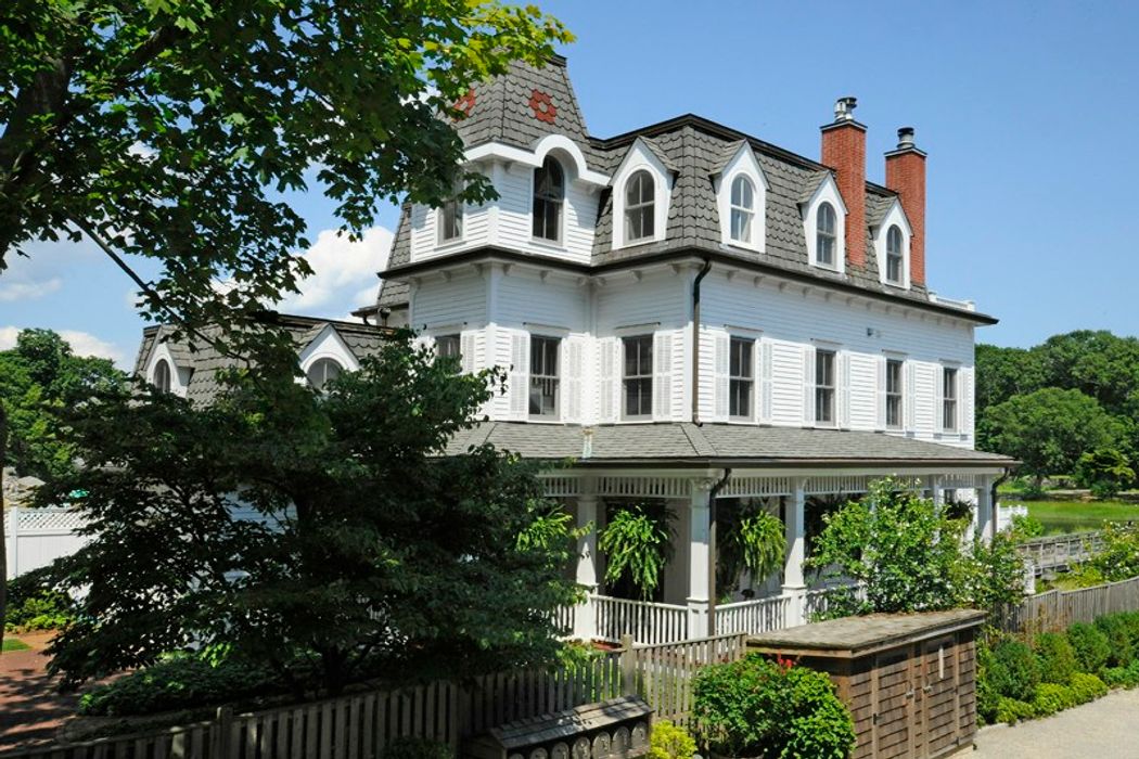 Waterfront Retreat Greenwich, CT 06830 Sotheby's International Realty