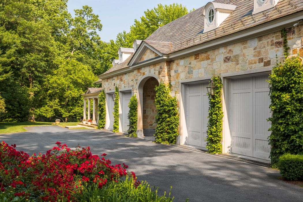 471 Lake Avenue, Greenwich, CT 06830 Sotheby's International Realty, Inc.