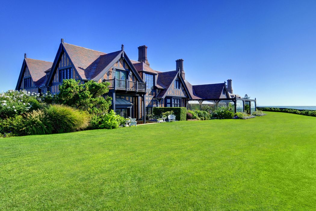 16 & 18 Gin Lane, Southampton, NY 11968 Sotheby's International