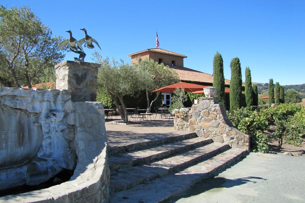 25200 Arnold Drive, Sonoma, CA 95476 Sotheby's International Realty, Inc.