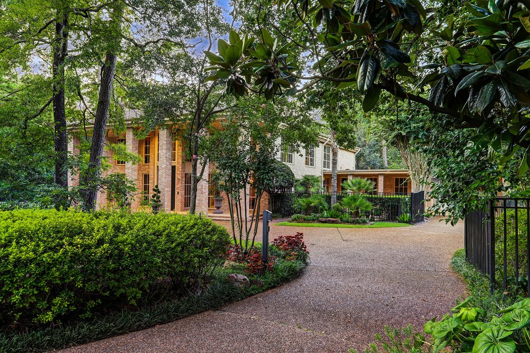 2 Willowick Circle Houston Tx 77024 Sotheby S International