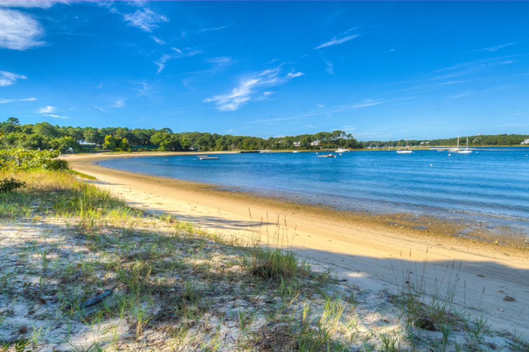 390 North Bay Road, Osterville, MA 02655 Sotheby's International