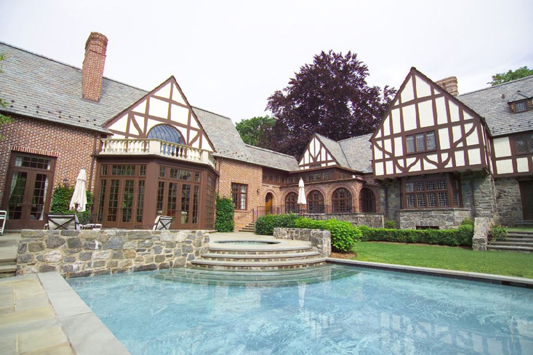 2 Walsh Lane, Greenwich, CT 06830 Sotheby's International Realty, Inc.