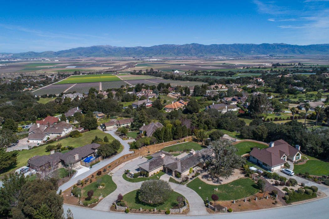 19550 Redding Drive, Salinas, CA 93908 Sotheby's International Realty