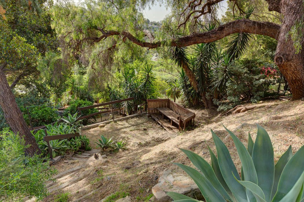 1942 Lemoyne Street, Los Angeles, CA 90026 Sotheby's International