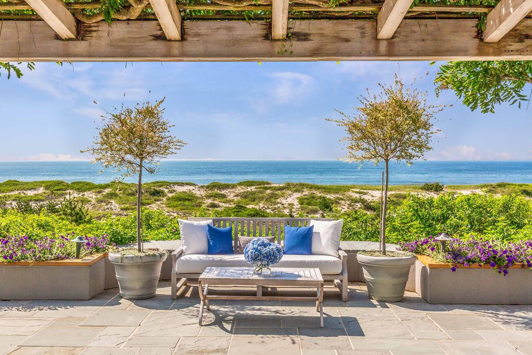 32 Windmill Lane, East Hampton, NY 11937 Sotheby's International
