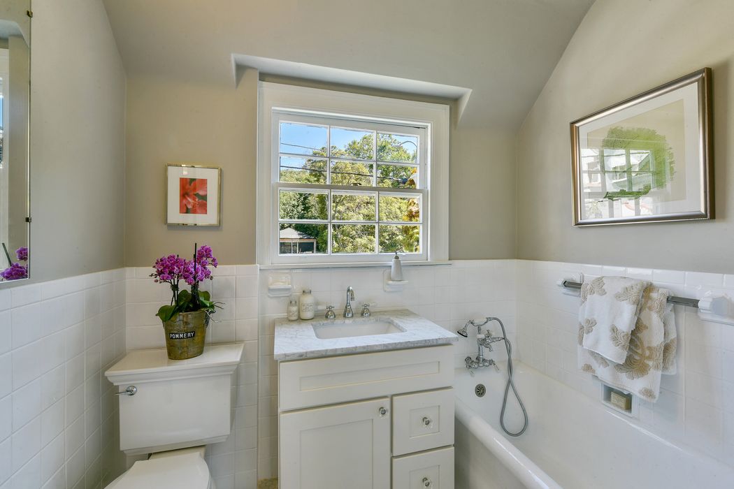 Exquisitely Updated & Located in Oakland Oakland, CA 94610 Sotheby's