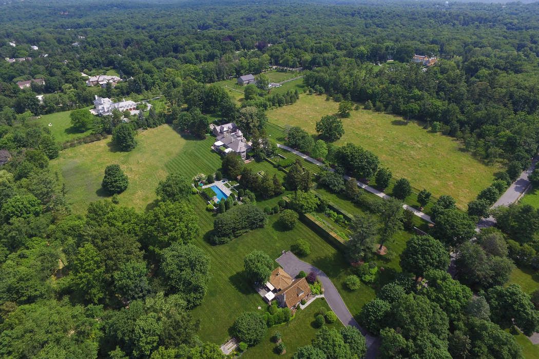 9 Sabine Farm Road, Greenwich, CT 06831 Sotheby's International