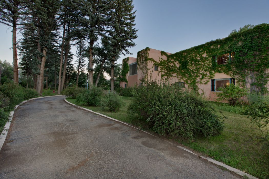 El Rancho De La Mariposa, Taos, NM 87571 Sotheby's International Realty, Inc.