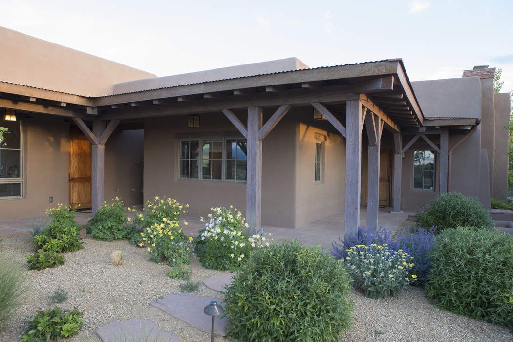 150 Paseo Aragon, Santa Fe, NM 87506 Sotheby's International Realty, Inc.