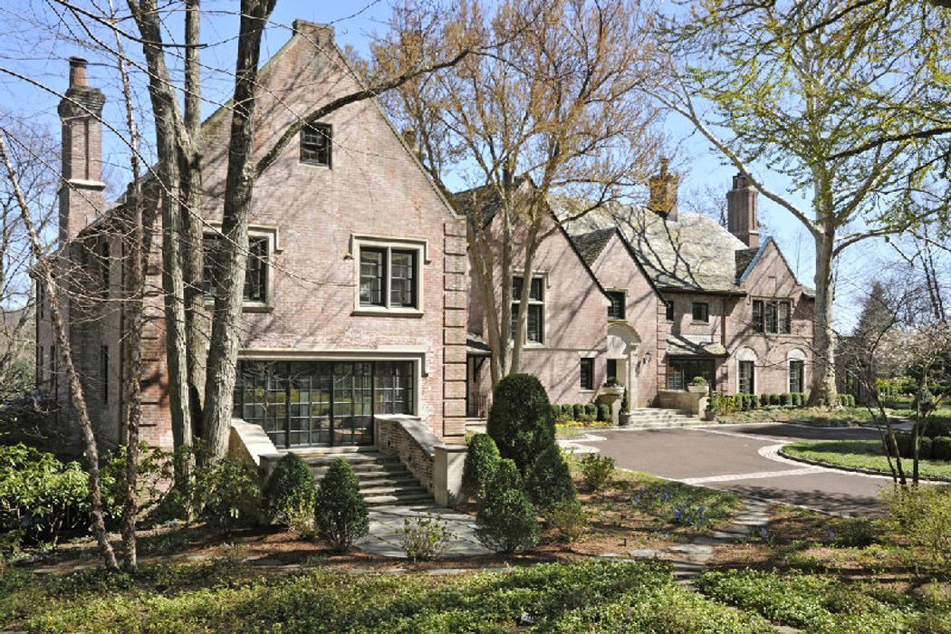 25 Sherwood Avenue, Greenwich, CT 06831 Sotheby's International