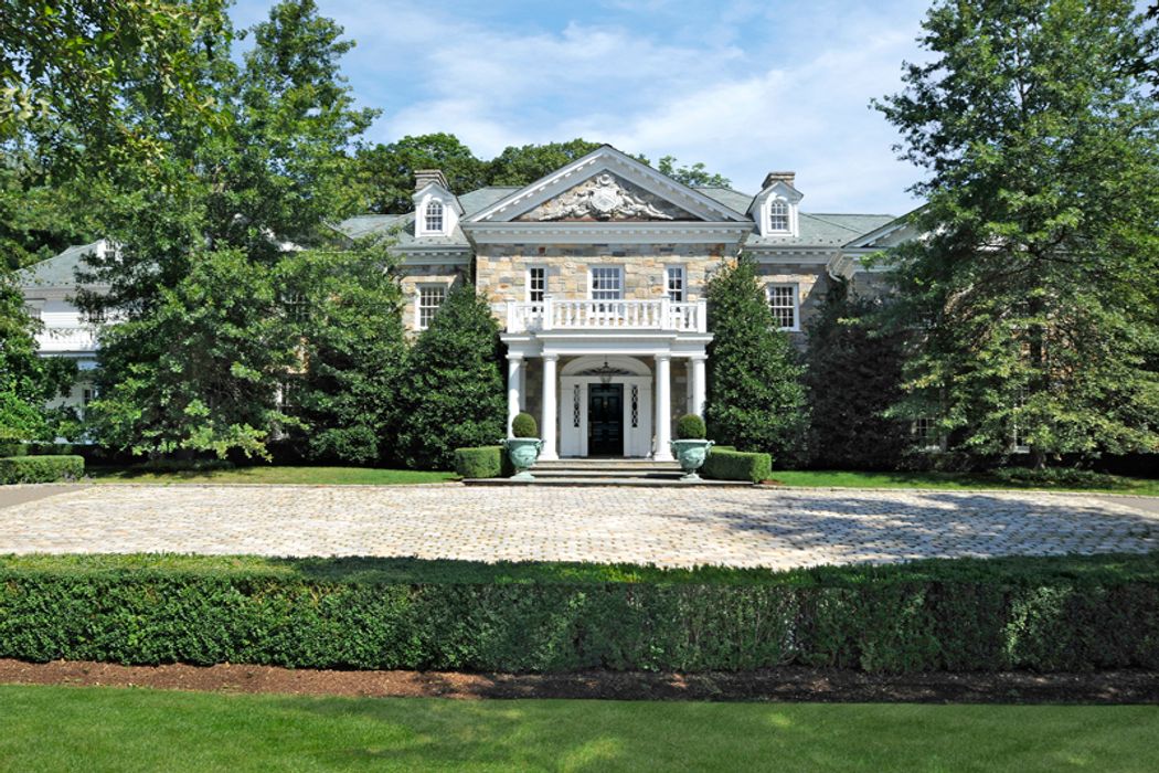 147 Round Hill Road, Greenwich, CT 06831 Sotheby's International