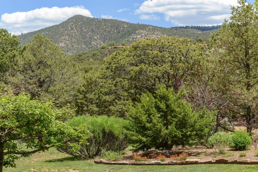 711 Calle Picacho, Santa Fe, NM 87501 Sotheby's International Realty