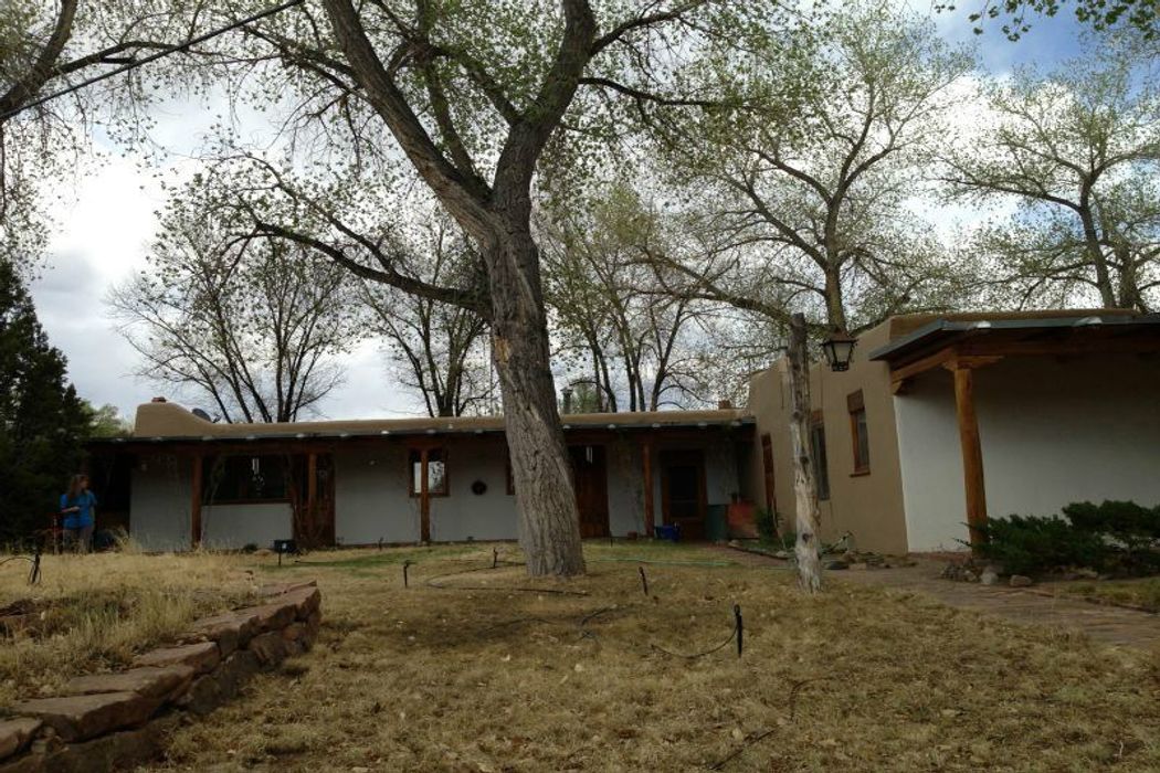 14 Calle De Los Alamos, El Rancho, NM 87506 Sotheby's International