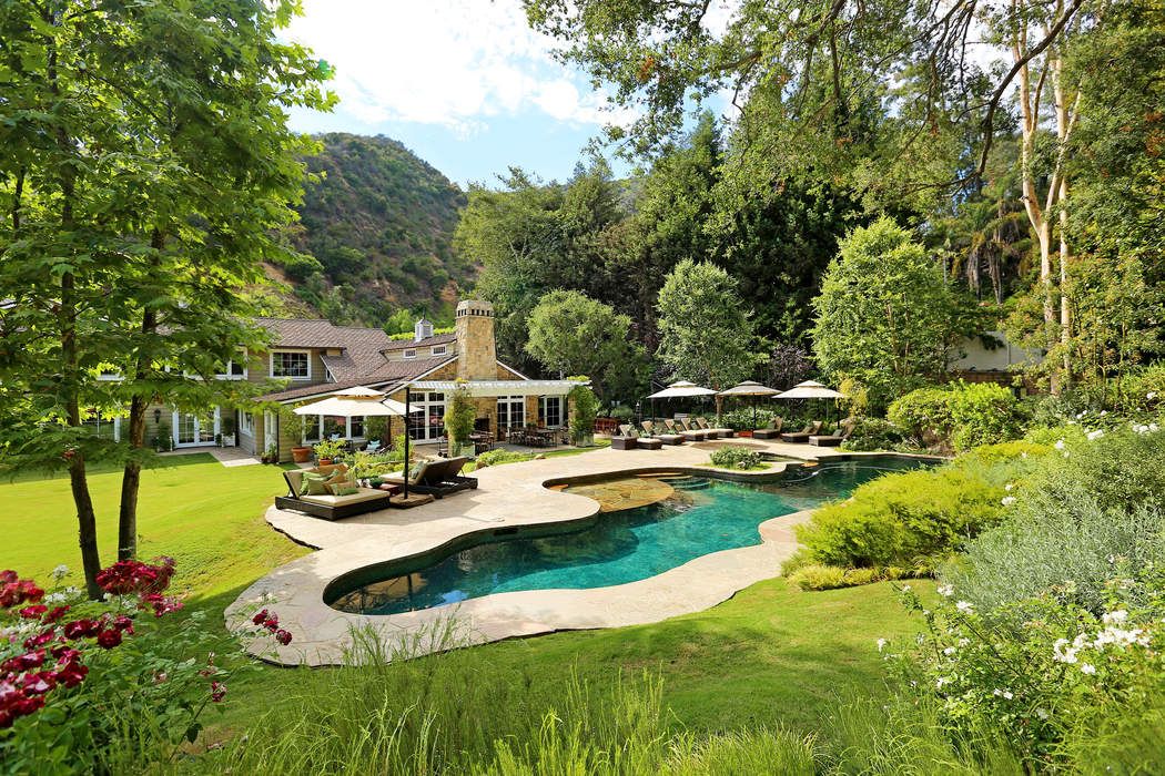 1262 Moraga Drive, Los Angeles, CA 90049 Sotheby's International