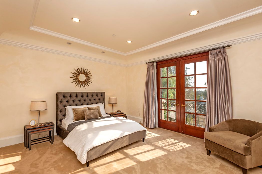 1141 Summit Drive, Beverly Hills, CA 90210 Sotheby's International