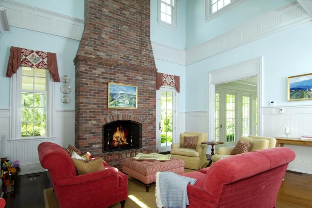 18 Edson Lane, Greenwich, CT 06830 Sotheby's International Realty, Inc.