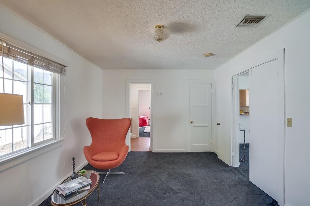 2134 El Sereno Avenue Altadena, CA 91001