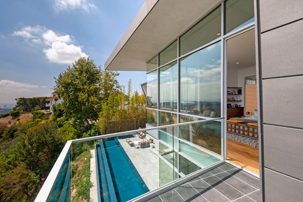 2170 Stradella Road, Los Angeles, CA 90077 Sotheby's International