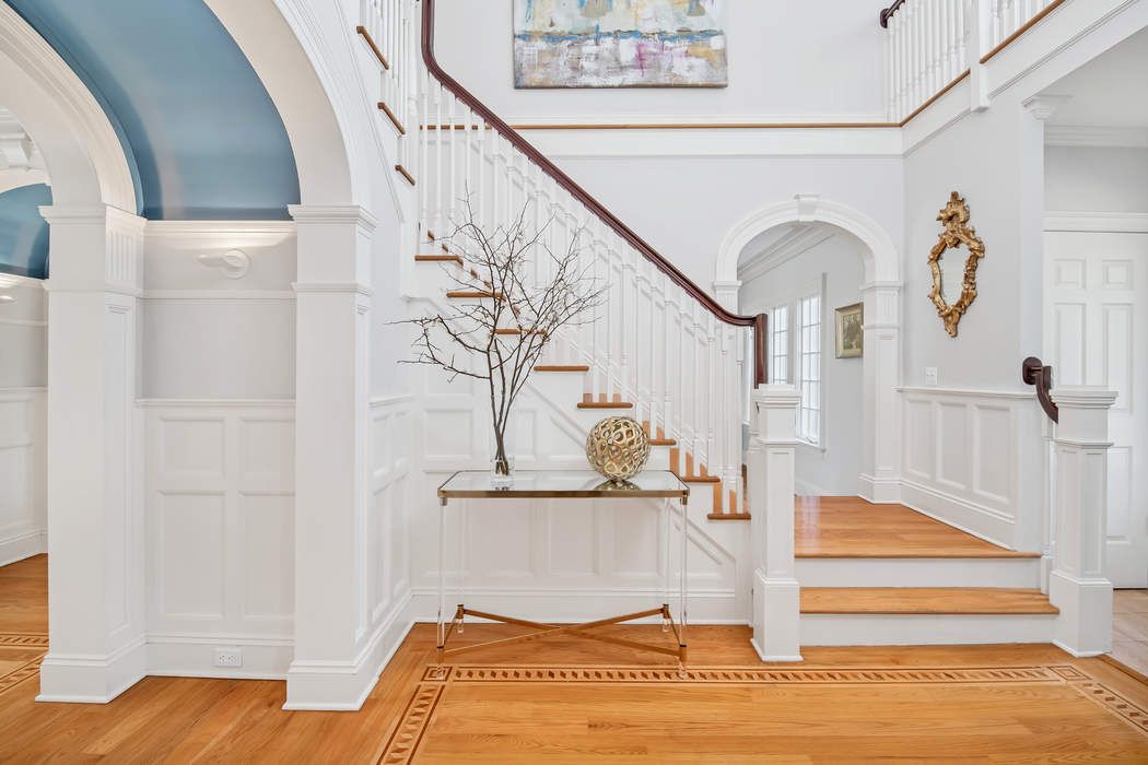 47 Hillside Road, Greenwich, CT 06830 Sotheby's International Realty, Inc.