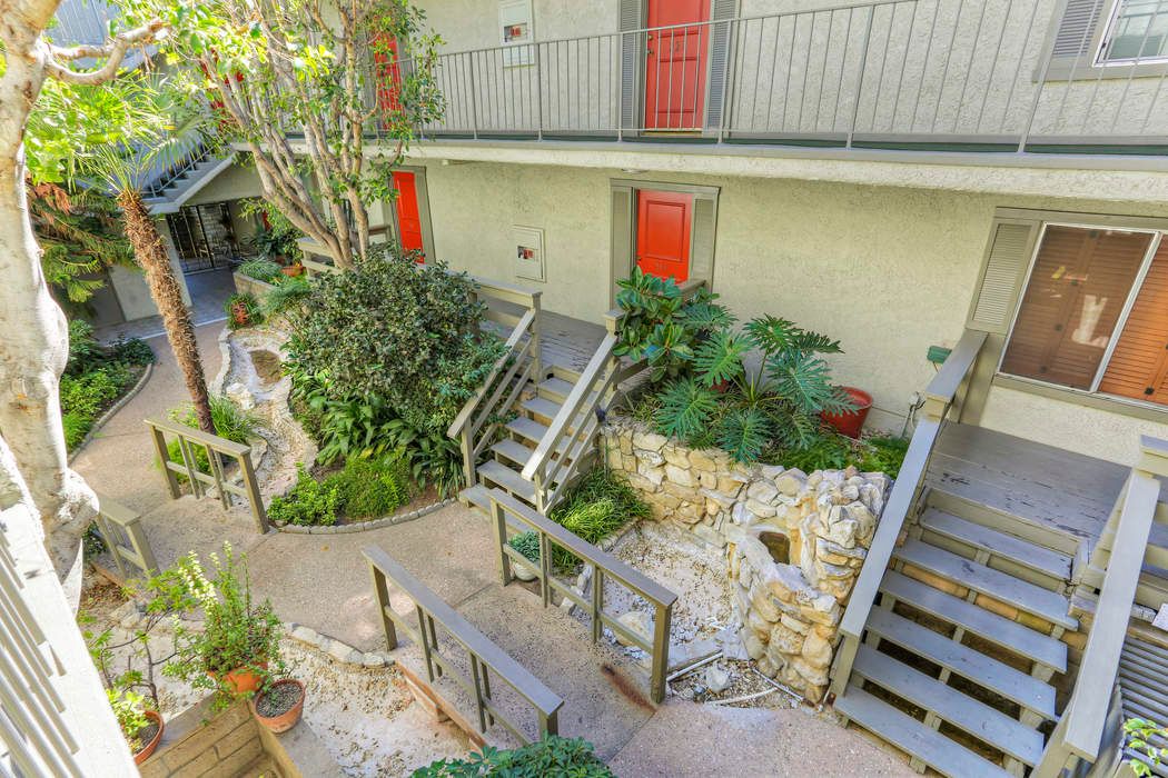 4311 Colfax Avenue 217, Studio City, CA 91604 Sotheby's International Realty, Inc.