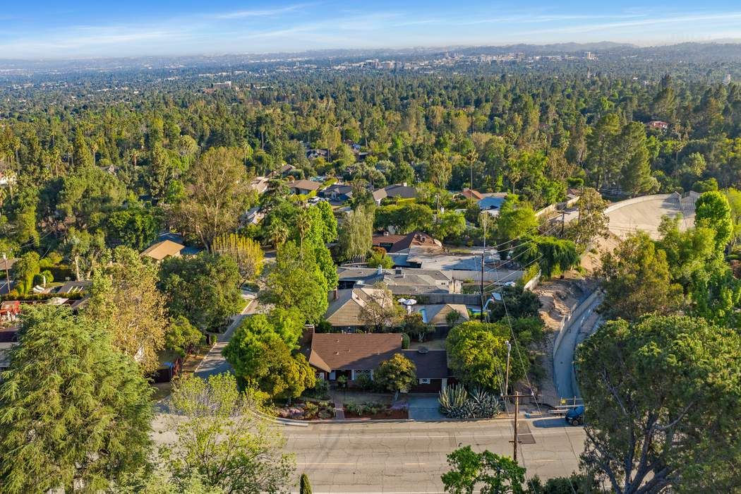 1530 East Loma Alta Drive, Altadena, CA 91001 Sotheby's International