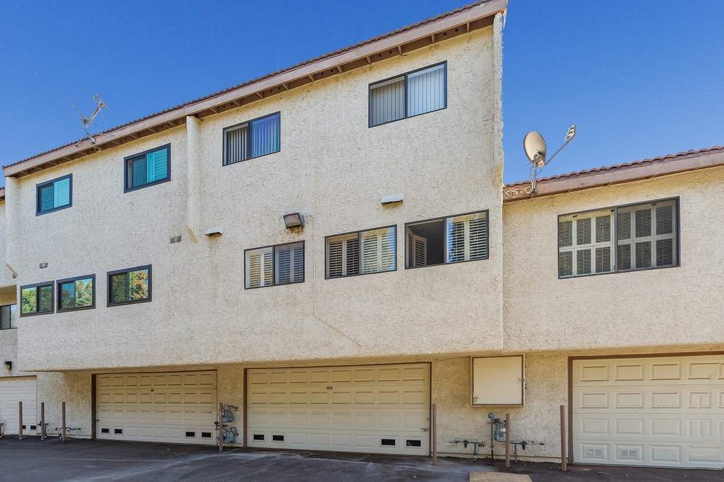 18146 Oxnard Street Unit 48, Tarzana, CA 91356 Sotheby's