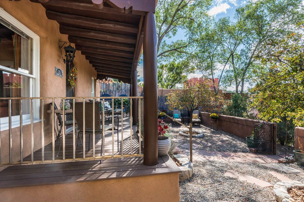 325 Lodge Rd , Santa Fe, NM 87501 Sotheby's International