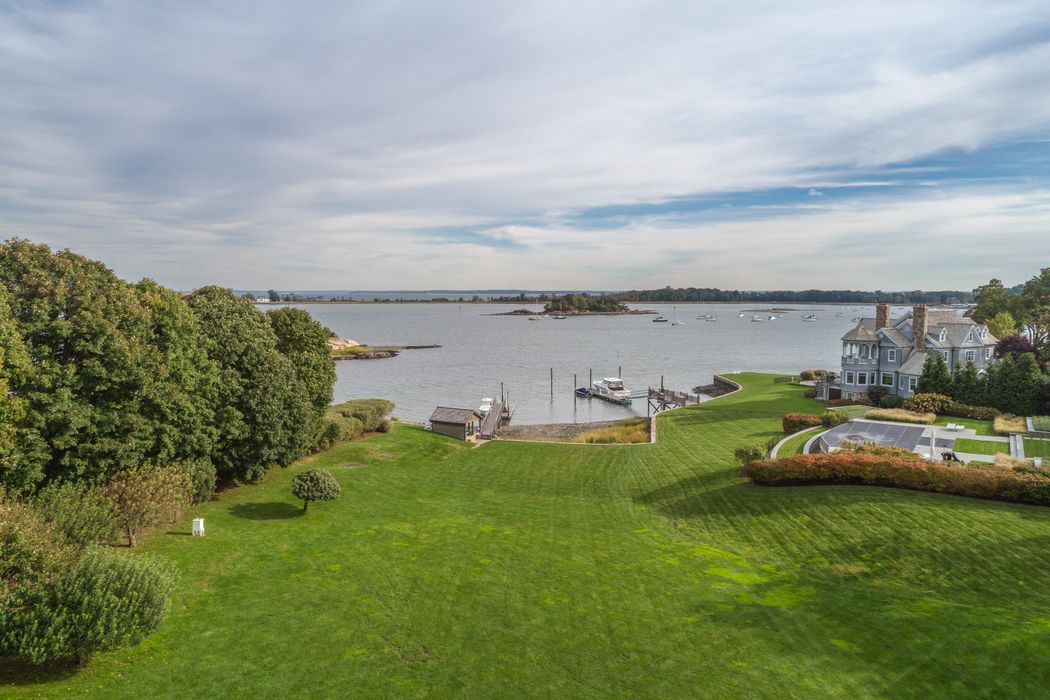 91 Indian Head Road, Riverside, CT 06878 Sotheby's International