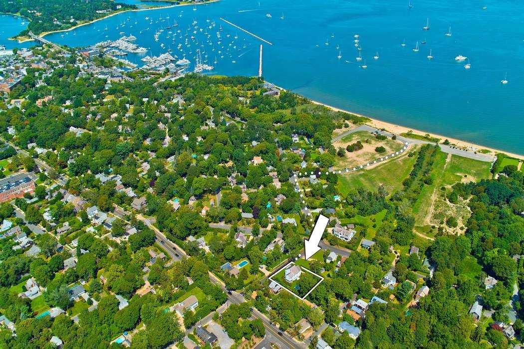 11 Eastville Avenue, Sag Harbor, NY 11963 Sotheby's International Realty, Inc.