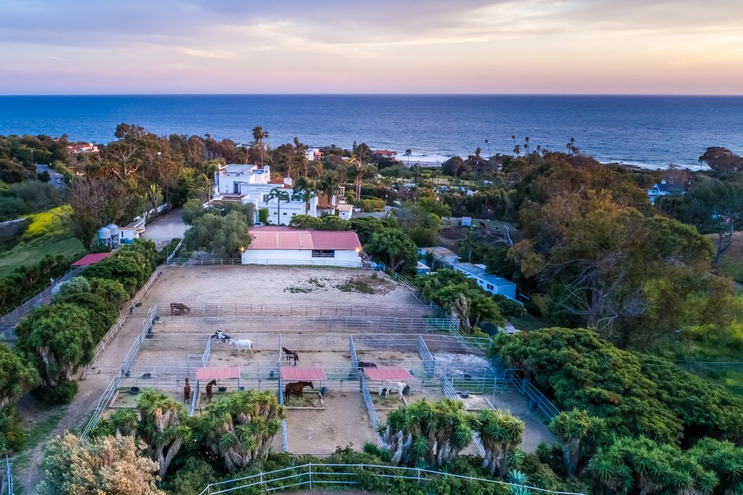 30333 Morning View Drive, Malibu, CA 90265 Sotheby's International