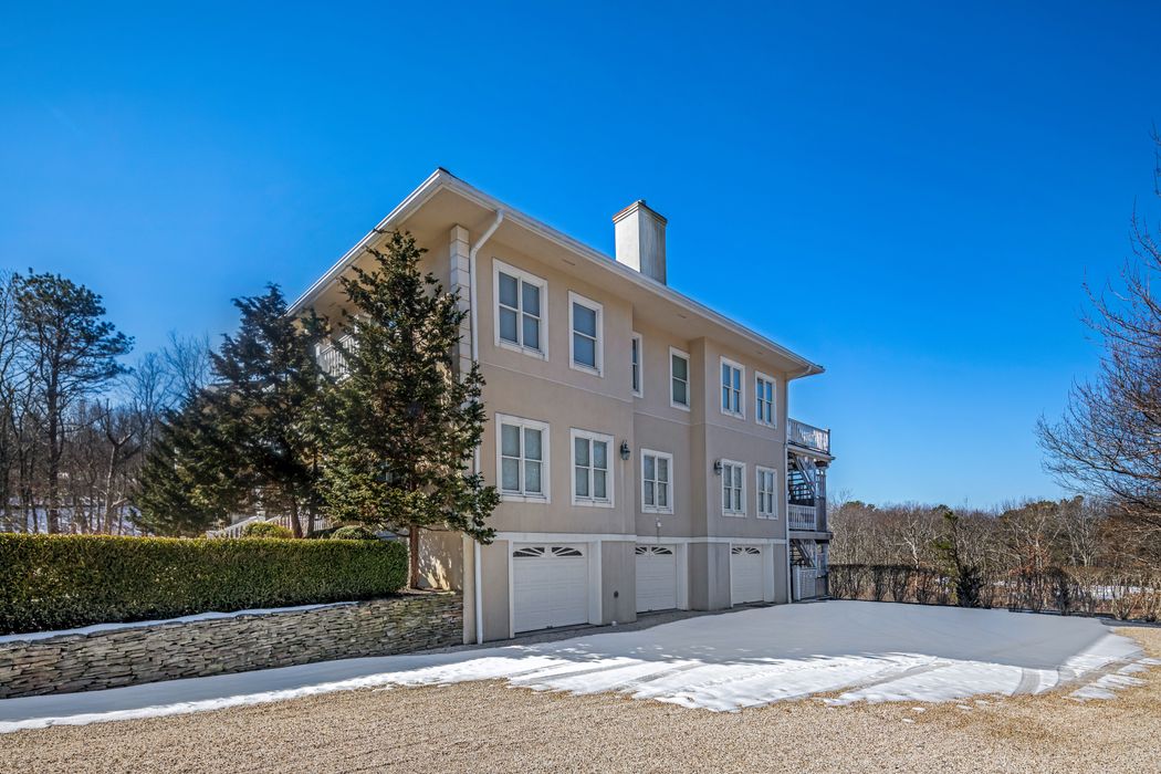 1870 Deerfield Road, Water Mill, NY 11976 Sotheby's International