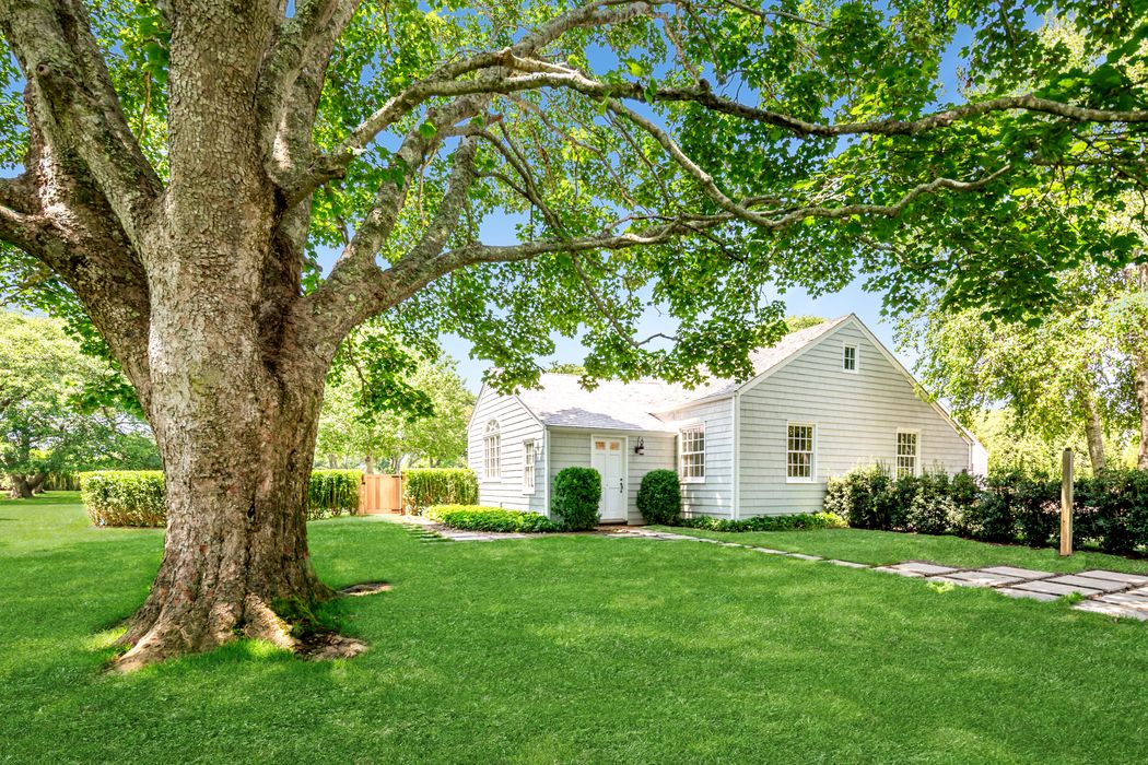 32 Windmill Lane, East Hampton, NY 11937 Sotheby's International