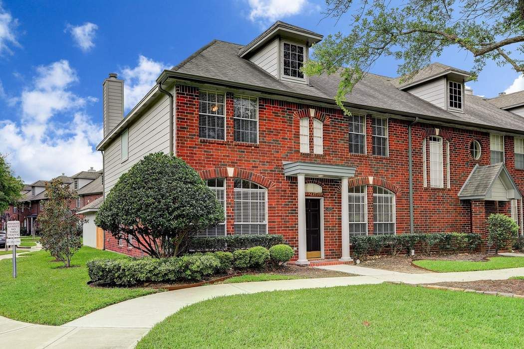 1403 El Camino Village, Houston, TX 77058 Martha Turner Sotheby's