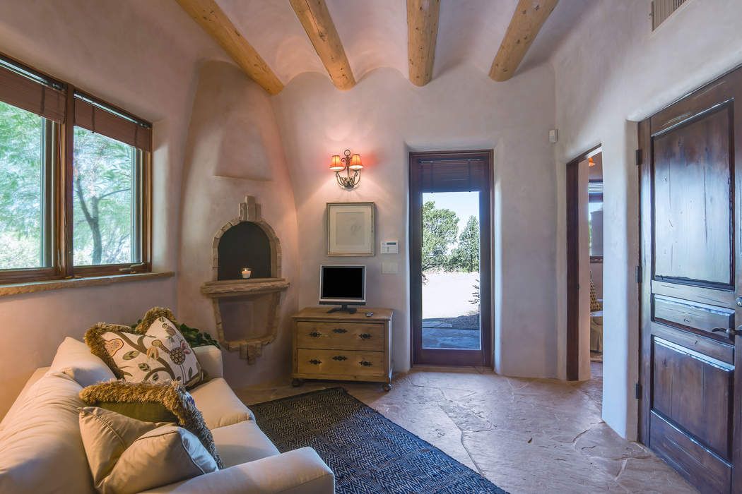 1062 Sierra Del Norte, Santa Fe, NM 87501 Sotheby's International
