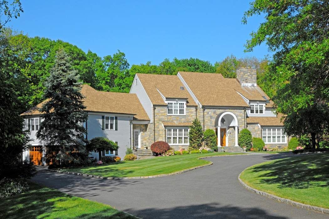 328 Round Hill Road, Greenwich, CT 06831 Sotheby's International